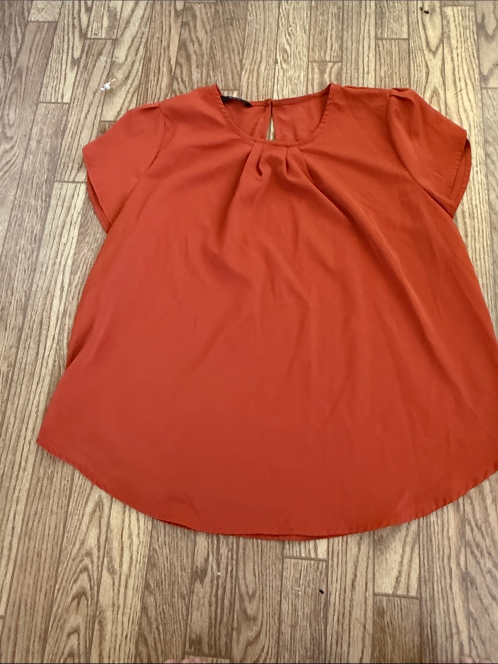 Women’s Short Sleeve Keyhole Blouse - Rust
